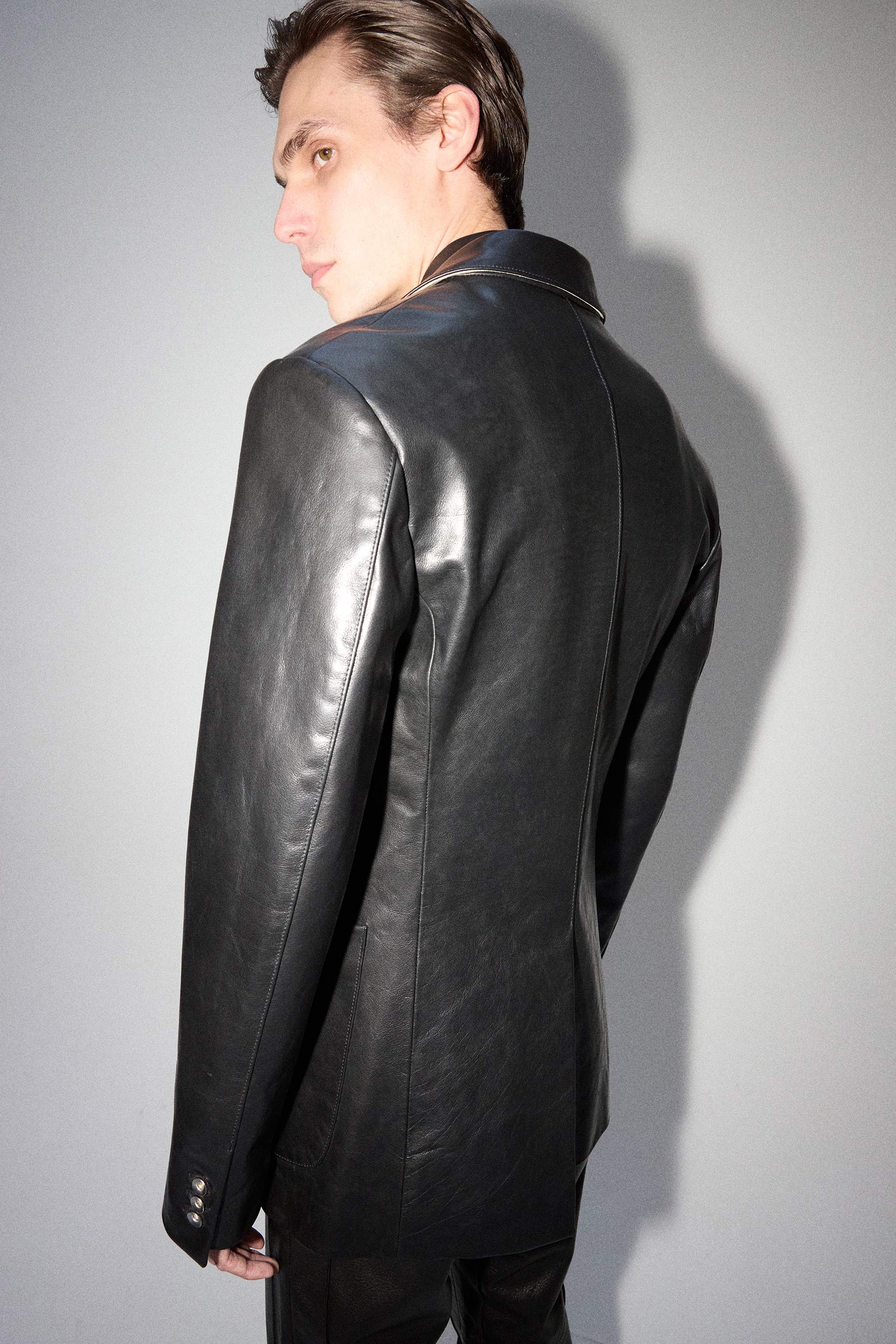 Black Wide Shoulder Calf Leather Blazer