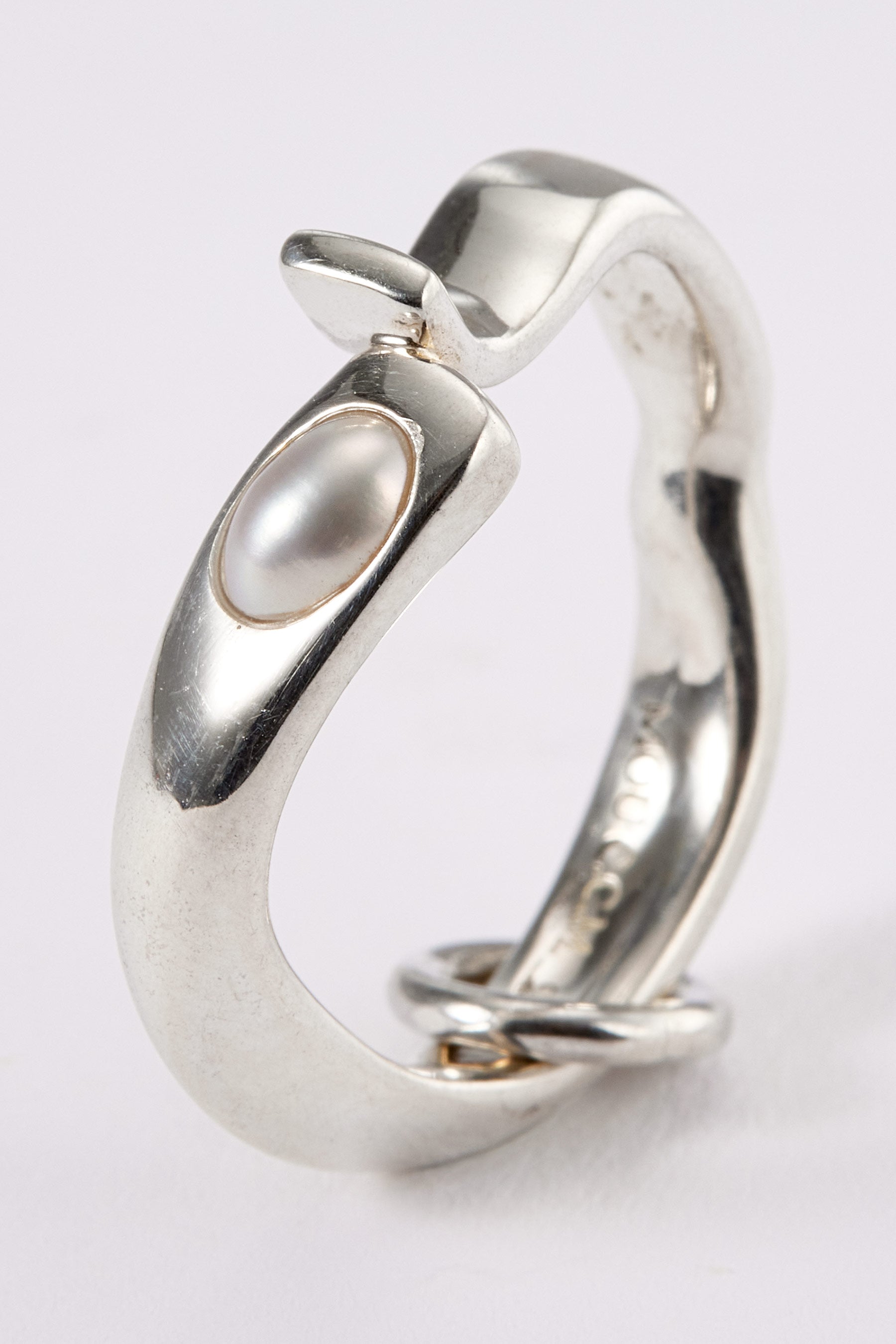 Hammer-crafted Silver Ring with Akoya Pearl