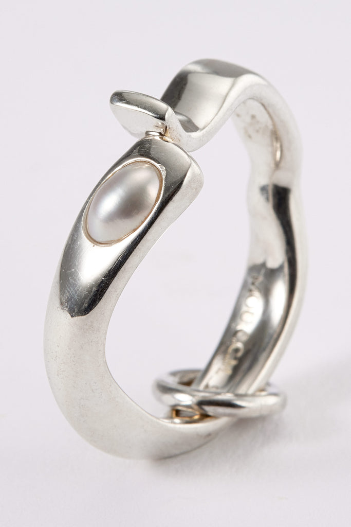 Hammer-crafted Silver Ring with Akoya Pearl