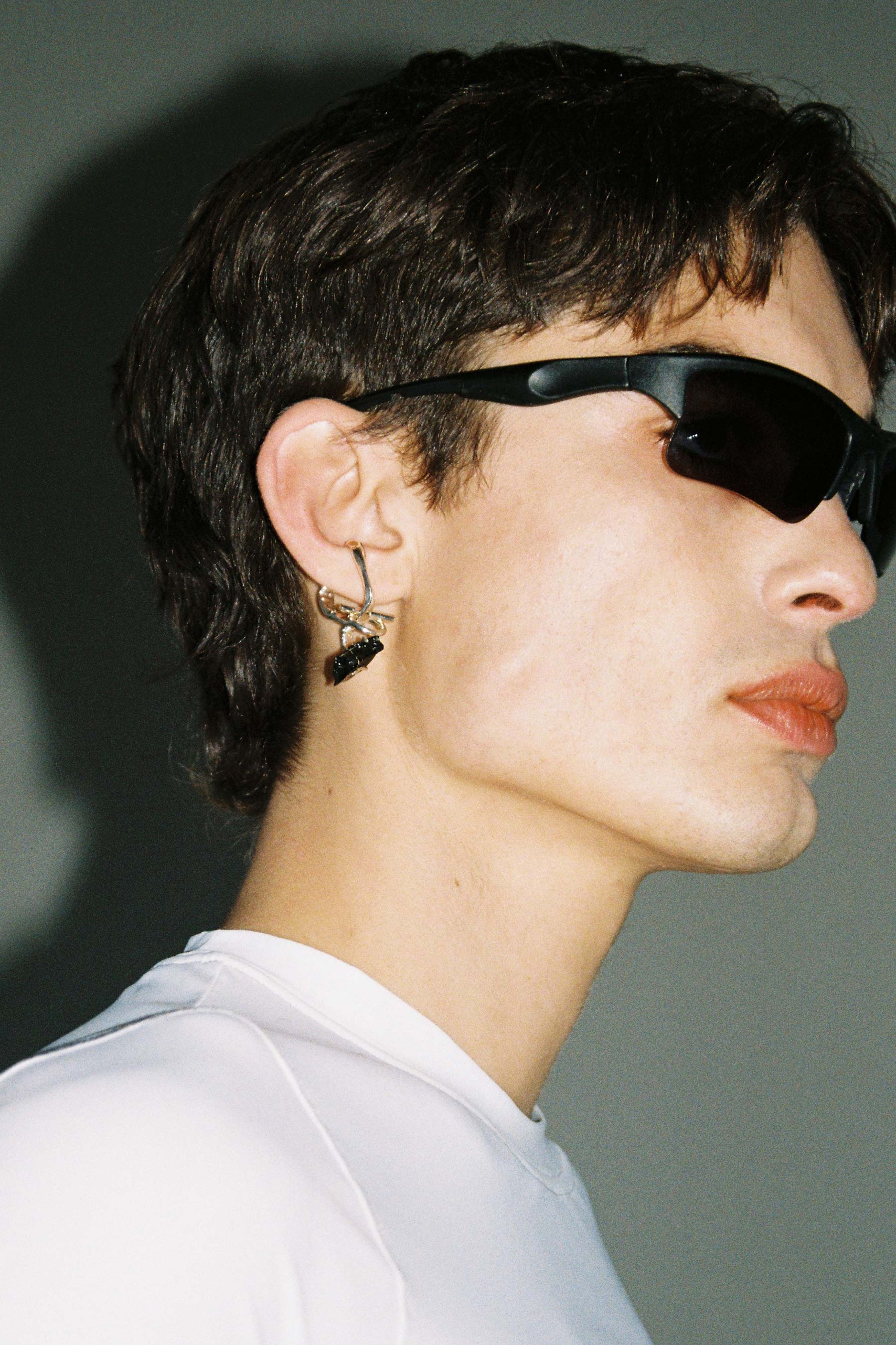 Black Ilvaite Irregular Extanded Padant Ear Cuff