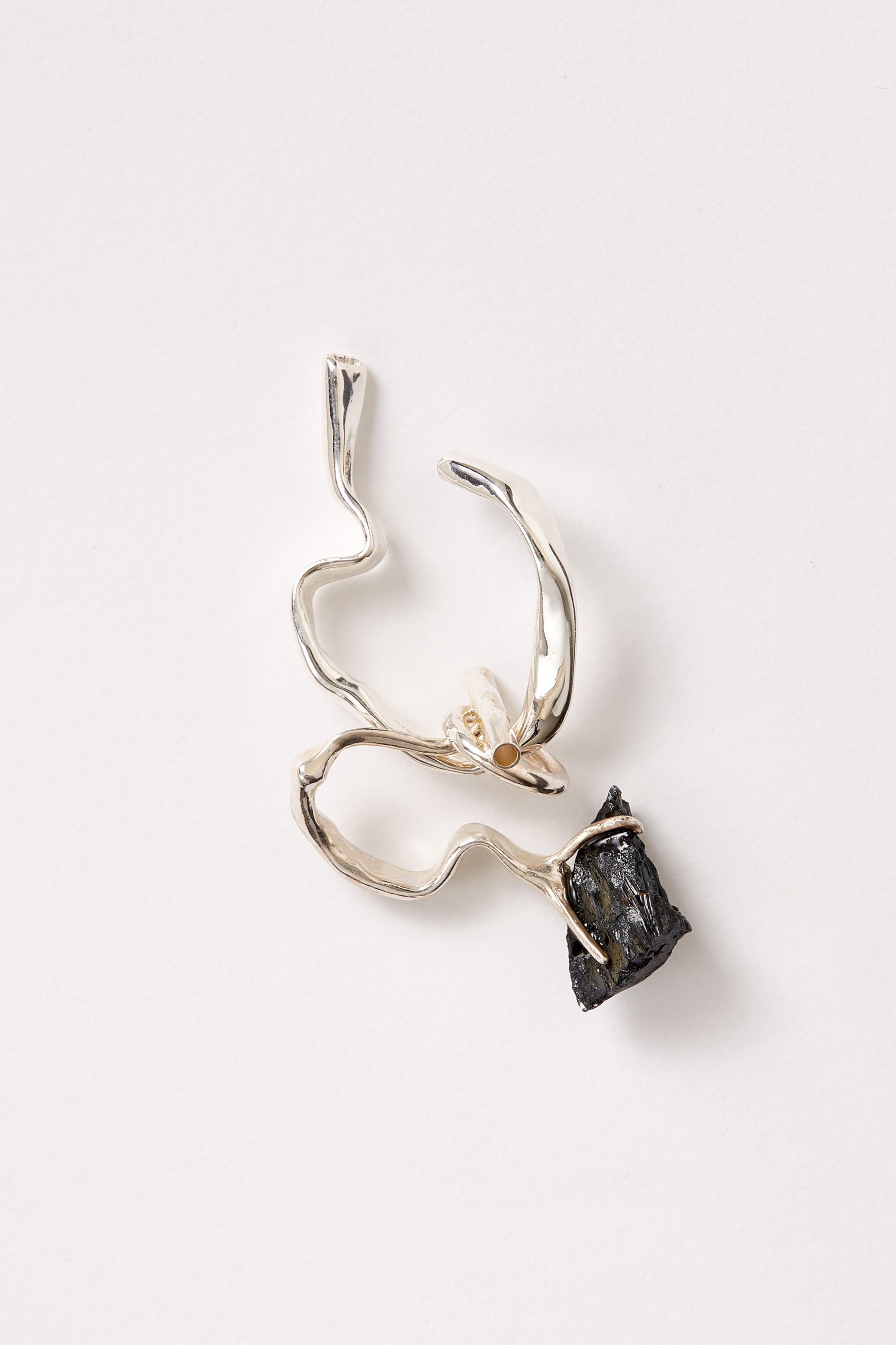 Black Ilvaite Irregular Extanded Padant Ear Cuff