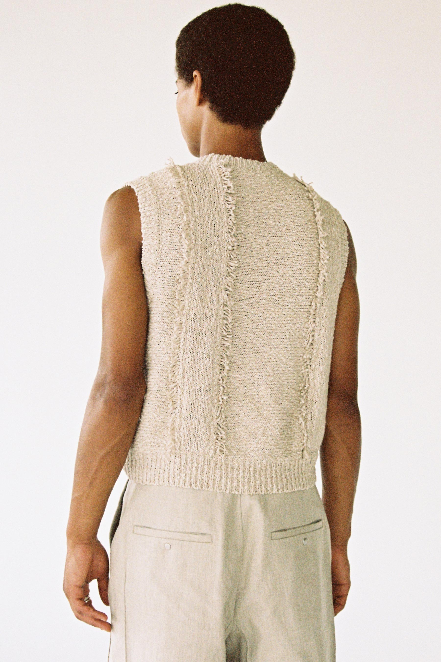 Beige V-mockneck Knitted Cropped Vest