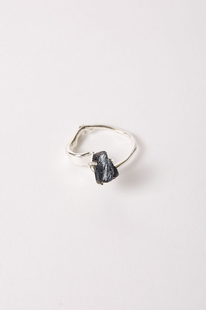 Hammer-crafted Silver Ring with Black Ilvaite