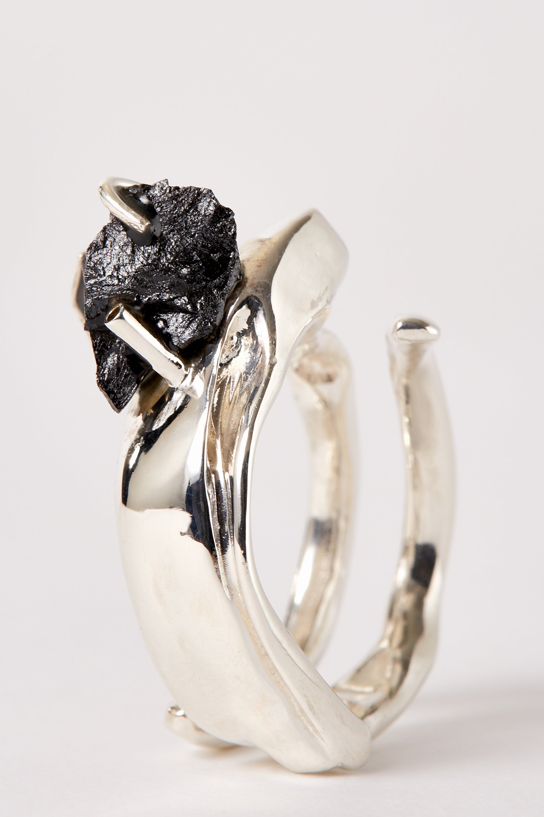 Spiral Silver Shirt Ring 001 with Black Ilvaite