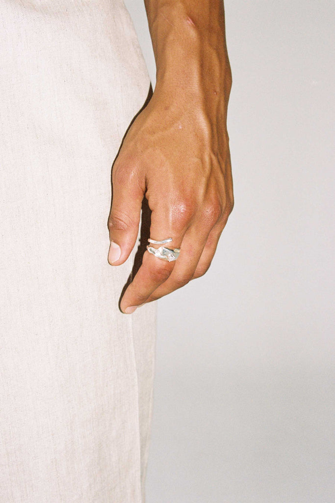 Spiral Silver Shirt Ring 001 with Topaz
