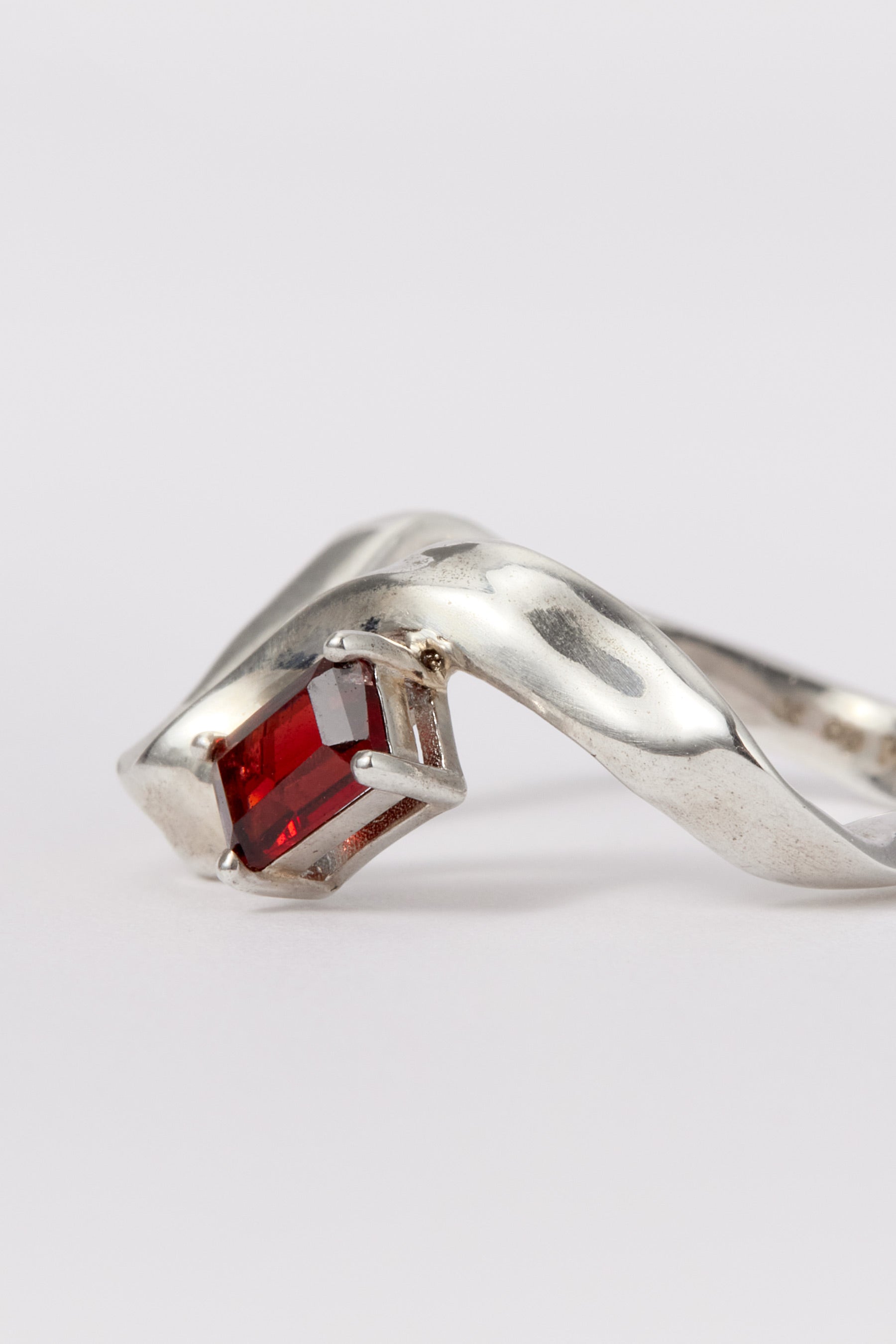 Hammer-crafted Square Tube Ring with Red Garnet