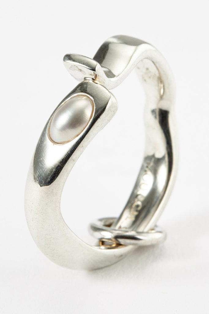 Hammer-crafted Silver Ring with Akoya Pearl