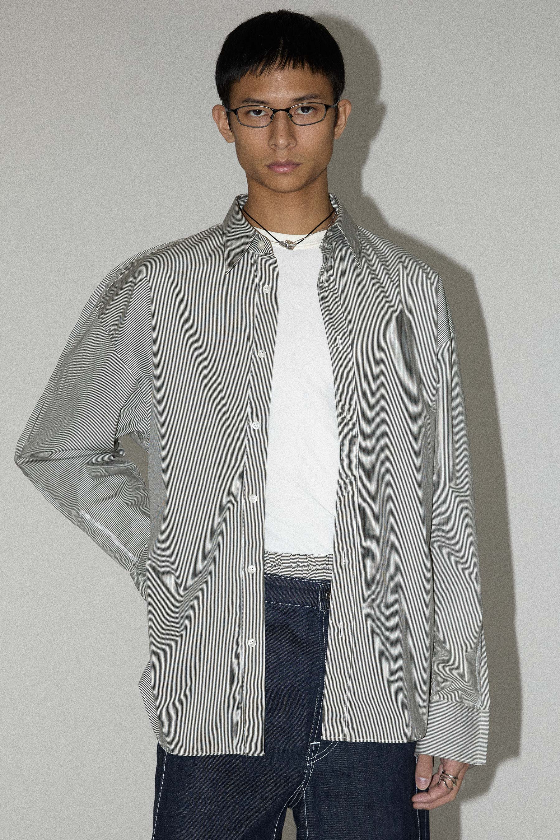 Black Stripe Trapezium XY-plane Sleeves-holder Shirt