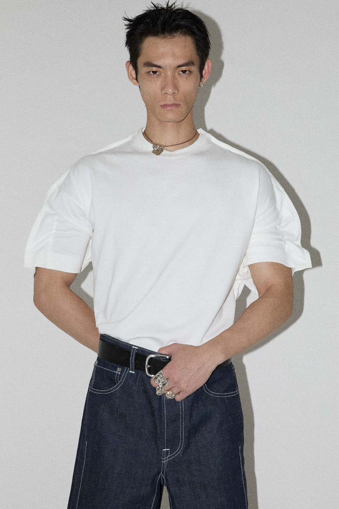 White Square XY-plane Sleeves-holder T-shirt