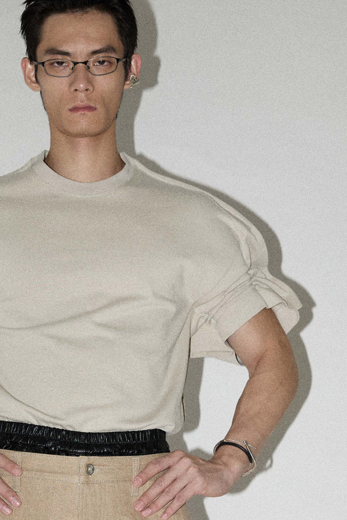 Beige Square XY-plane Sleeves-holder T-shirt