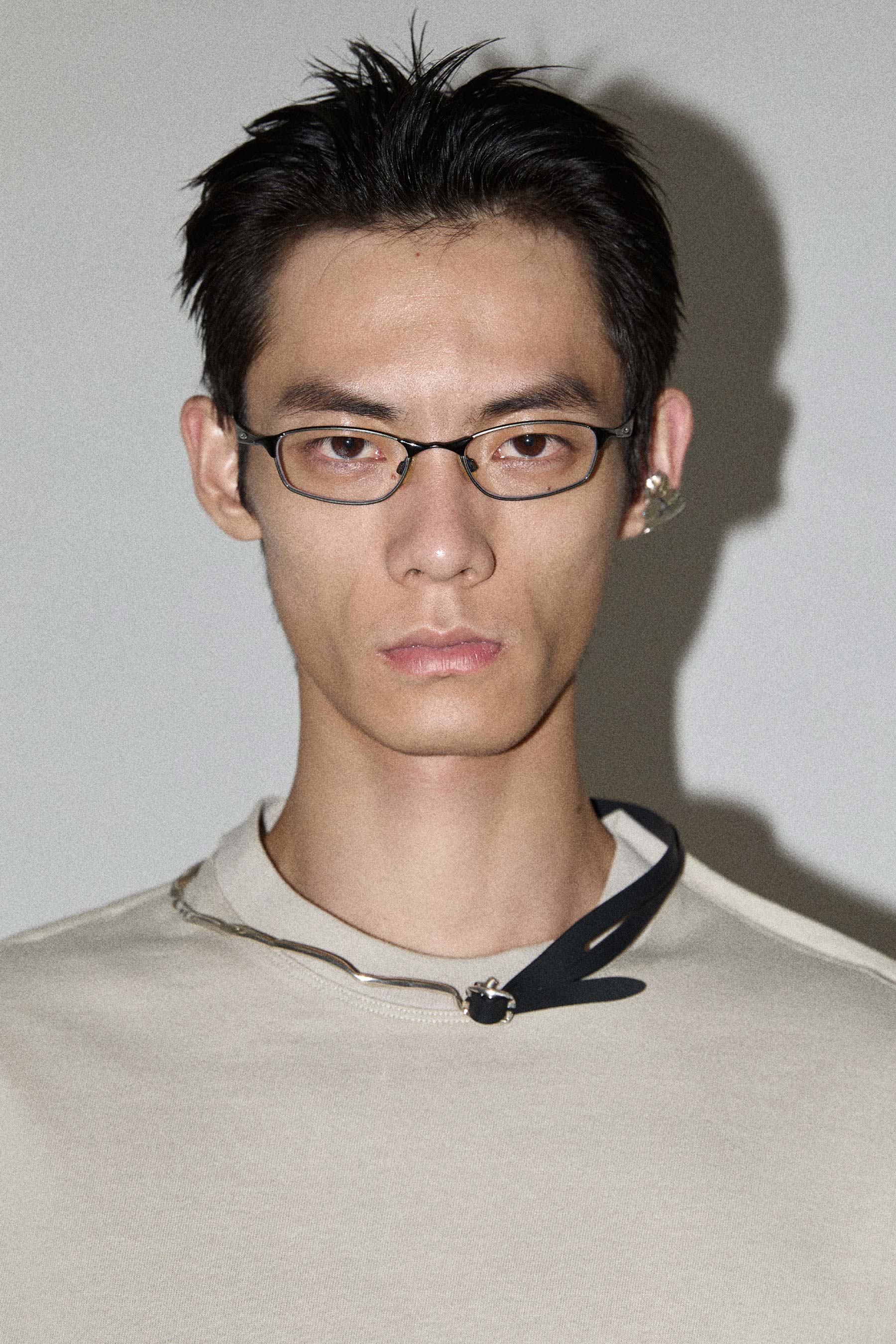 Beige Square XY-plane Sleeves-holder T-shirt