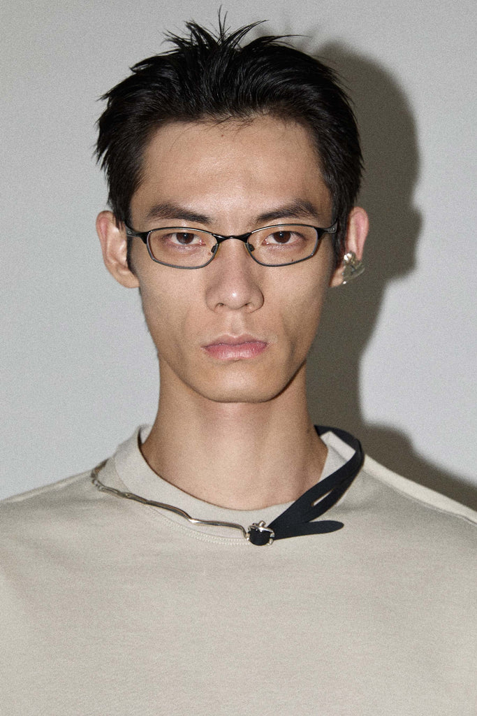 Beige Square XY-plane Sleeves-holder T-shirt