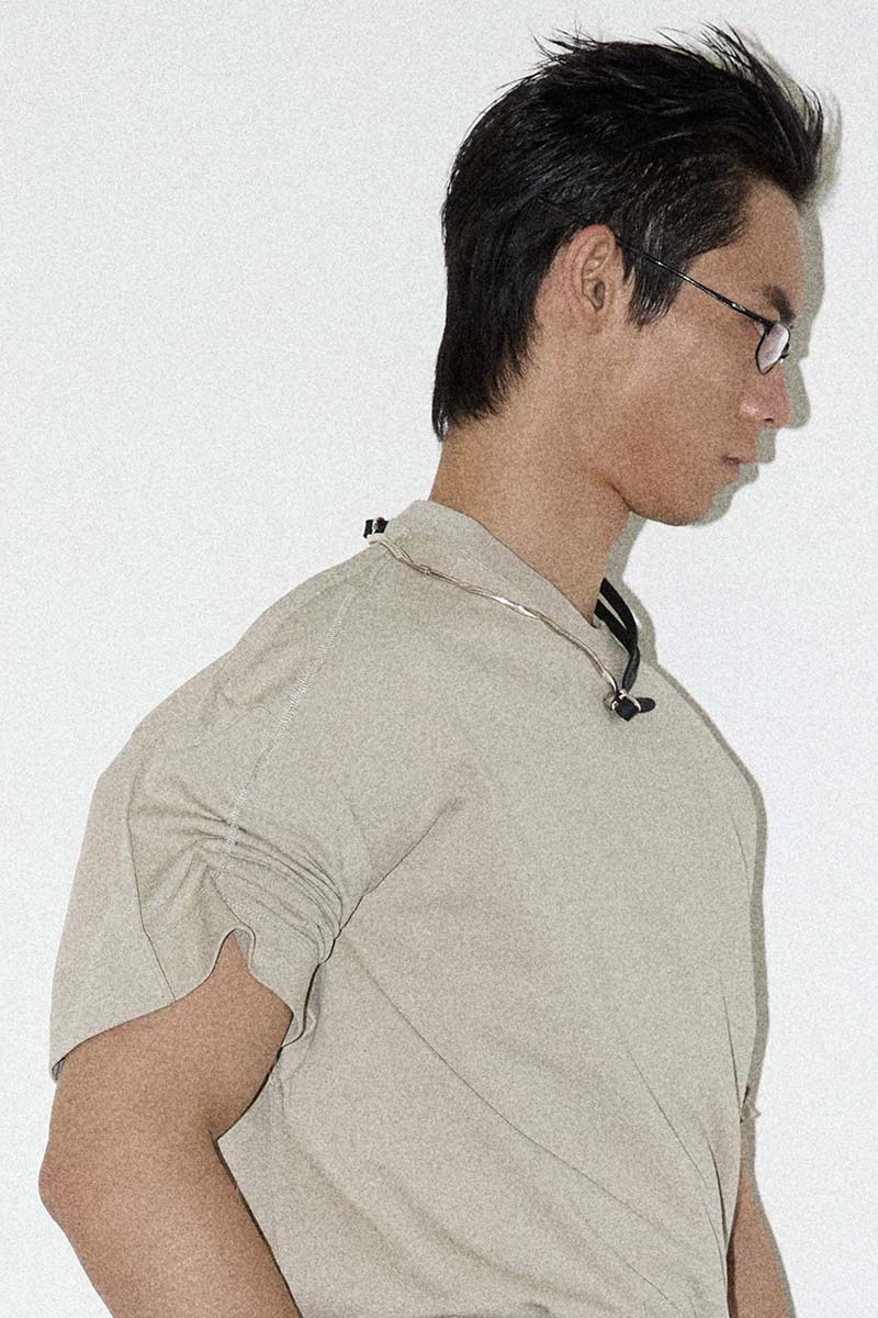 Beige Square XY-plane Sleeves-holder T-shirt