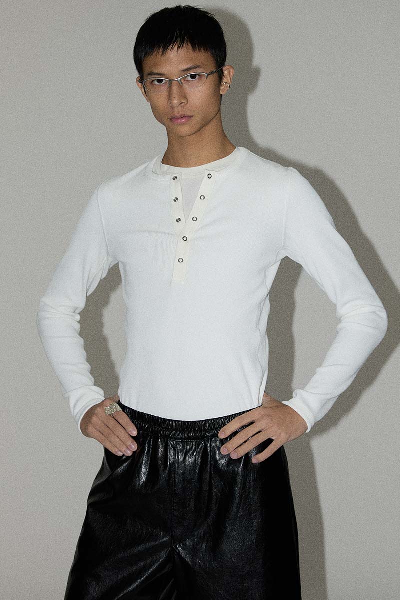 White Second Skin Hanley Neck Buttoned T-shirt