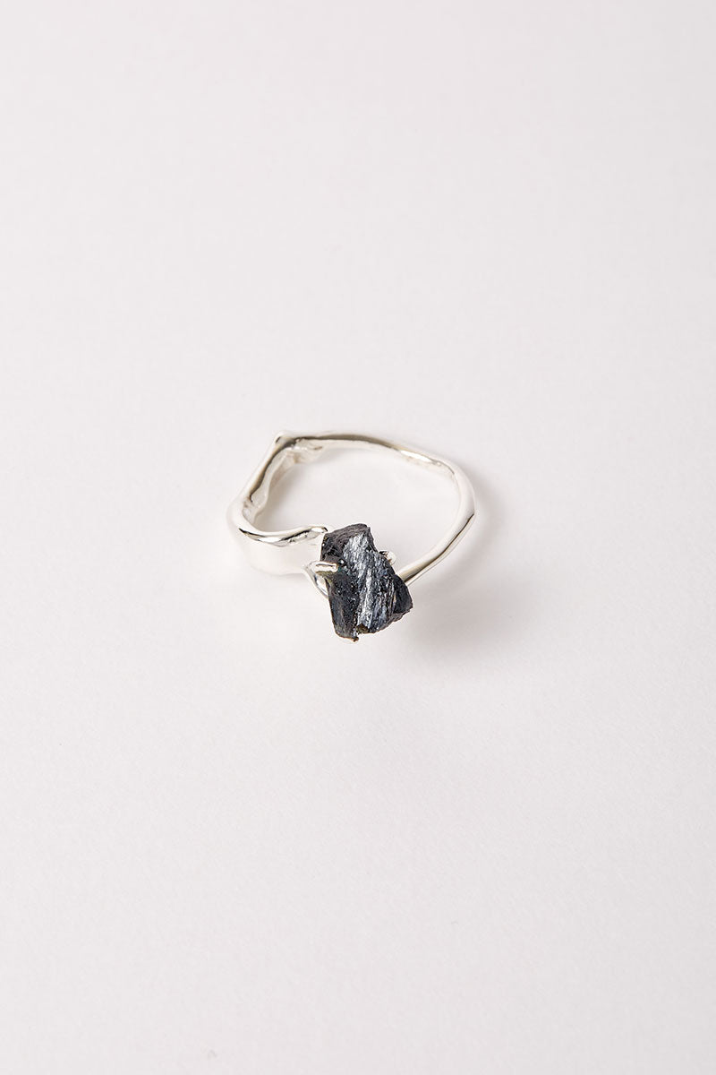 Hammer-crafted Silver Ring with Black Ilvaite